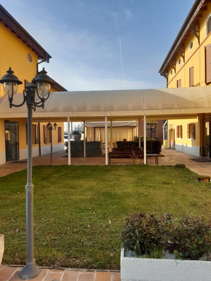 Corte Degli Estensi Formigine Buitenkant foto
